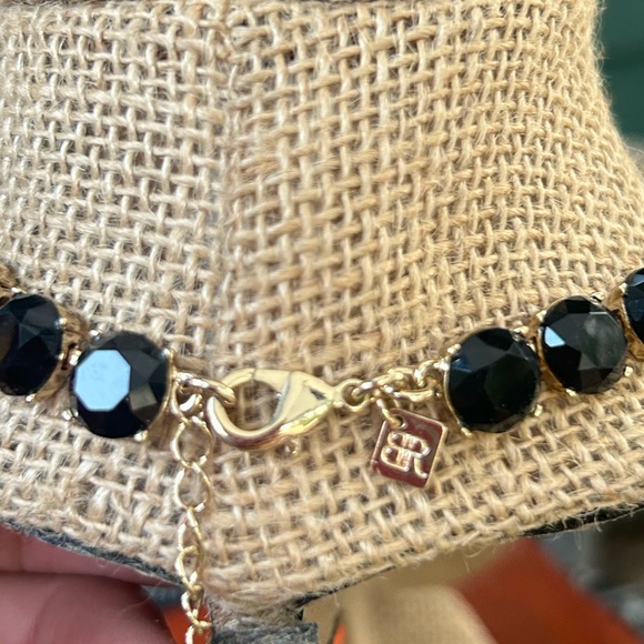 Banana Republic Black Glass Mourning Stones  Vintage Gold Tone Heavy Necklace - Picture 6 of 9